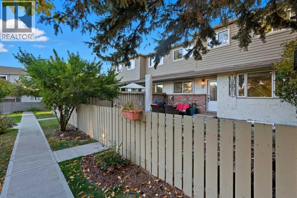 37N, 203 Lynnview Road SE