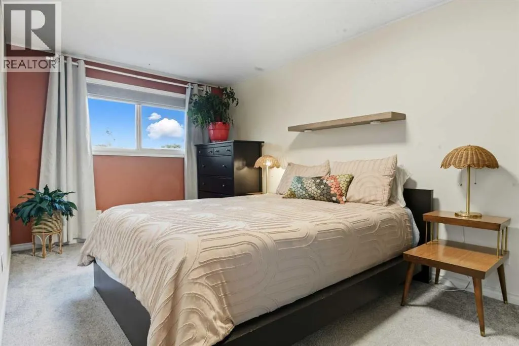 37N, 203 Lynnview Road SE