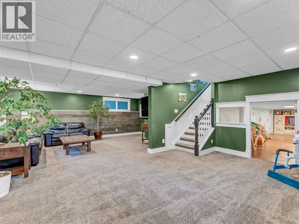 84 East Glen Drive SE