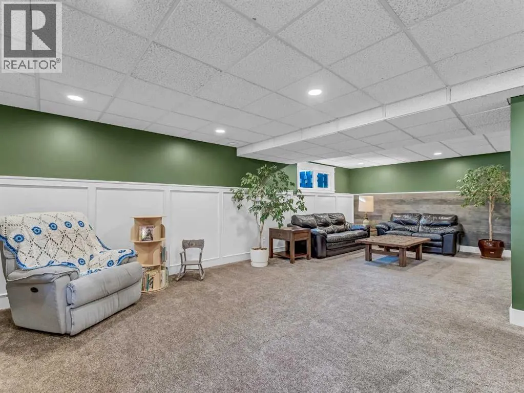 84 East Glen Drive SE