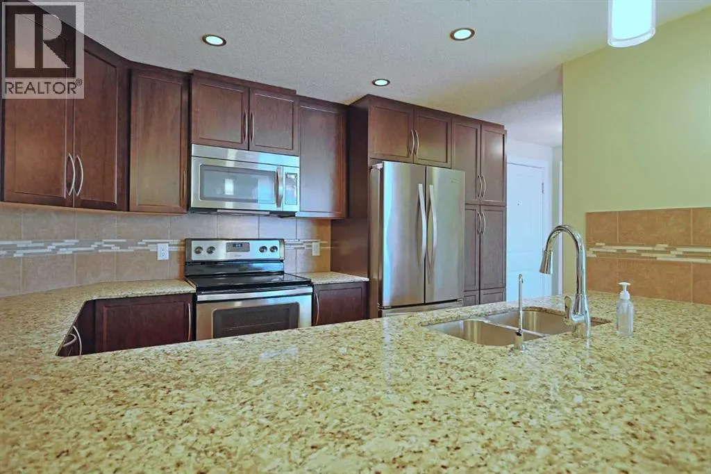609, 16 Varsity Estates Circle NW