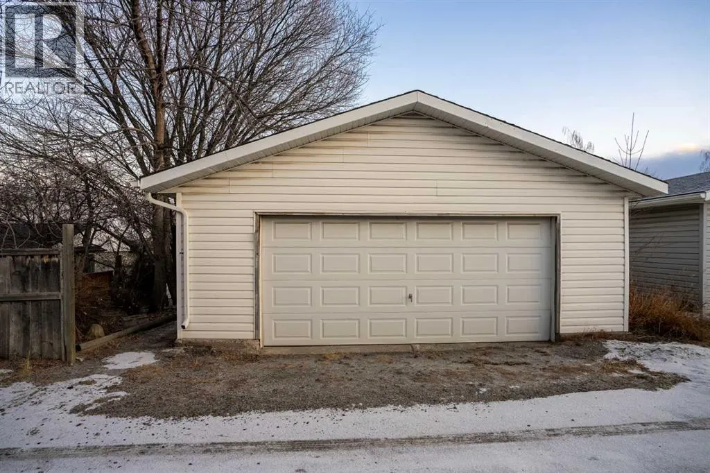 471 Northmount Drive NW
