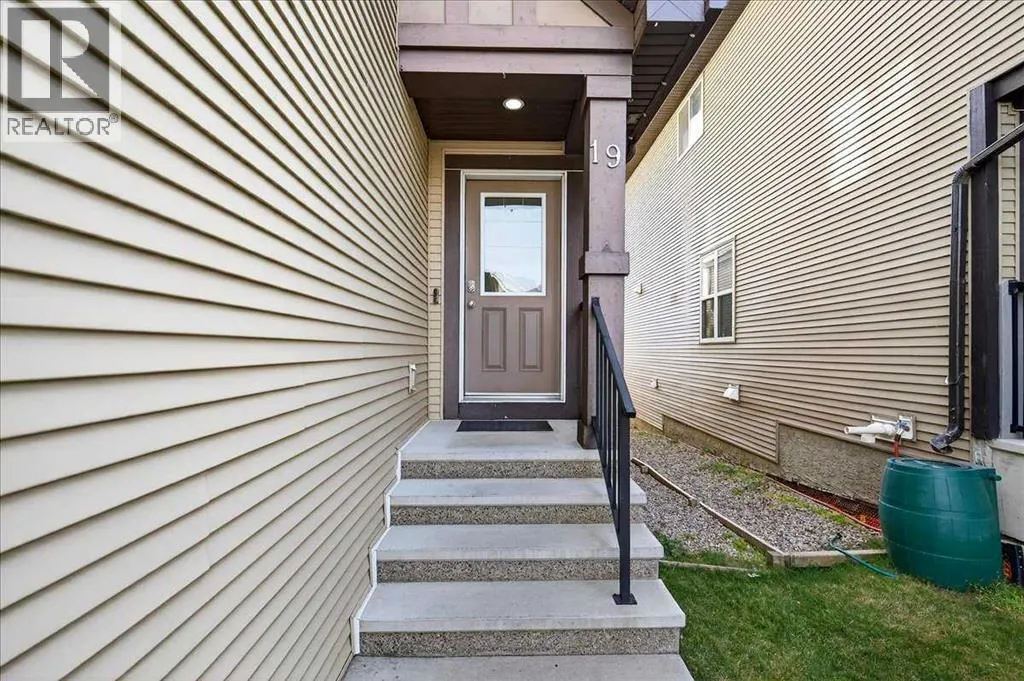 19 Sage Valley Close NW