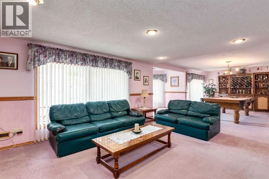 180 Edgevalley Circle NW