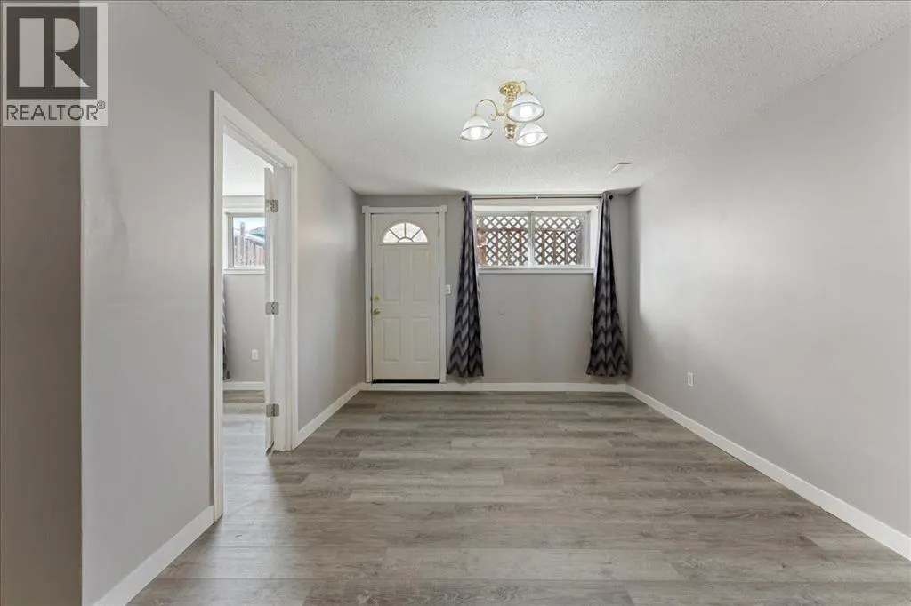 29 Martinvalley Place NE