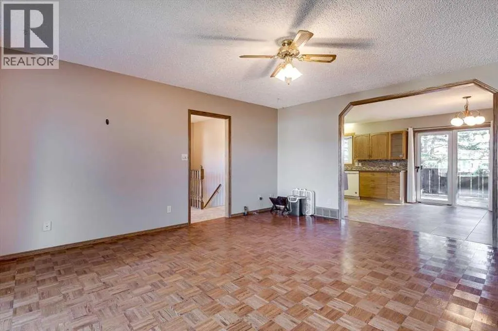 433 Regal Crescent