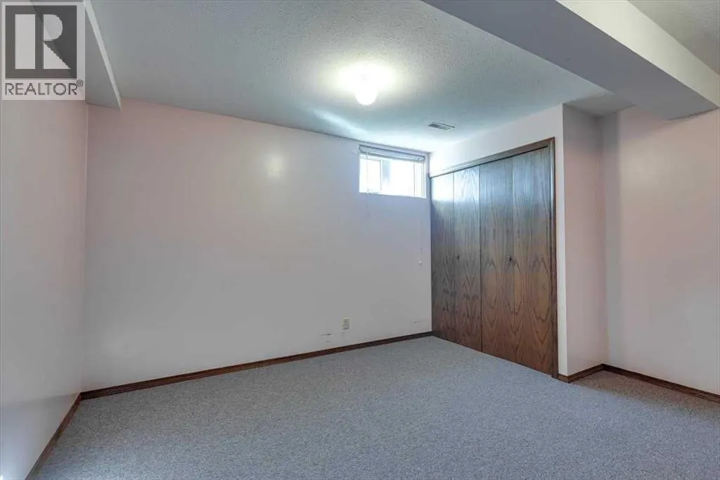 433 Regal Crescent