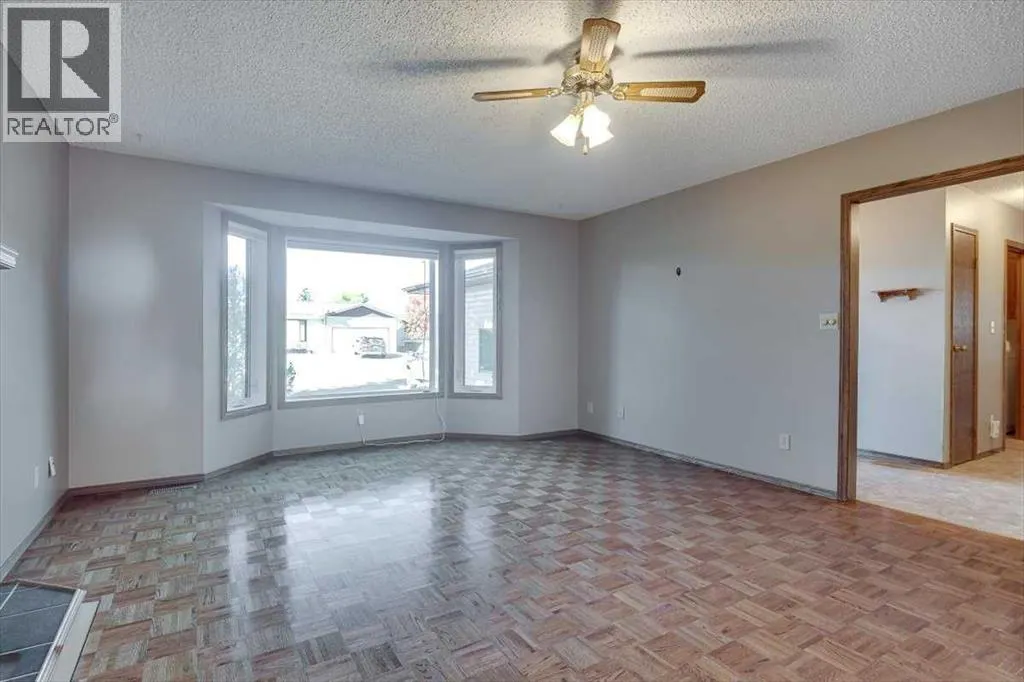 433 Regal Crescent