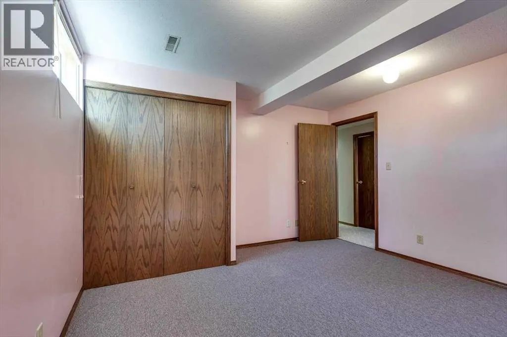 433 Regal Crescent