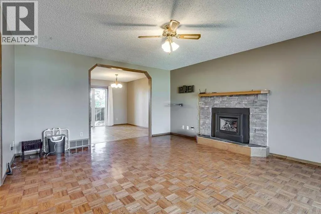 433 Regal Crescent