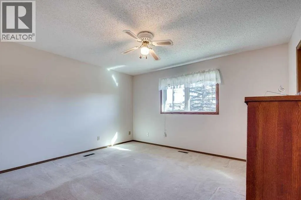 433 Regal Crescent