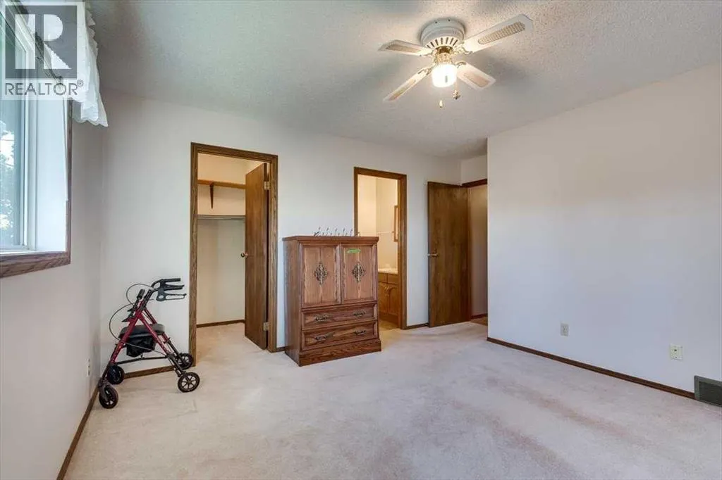 433 Regal Crescent
