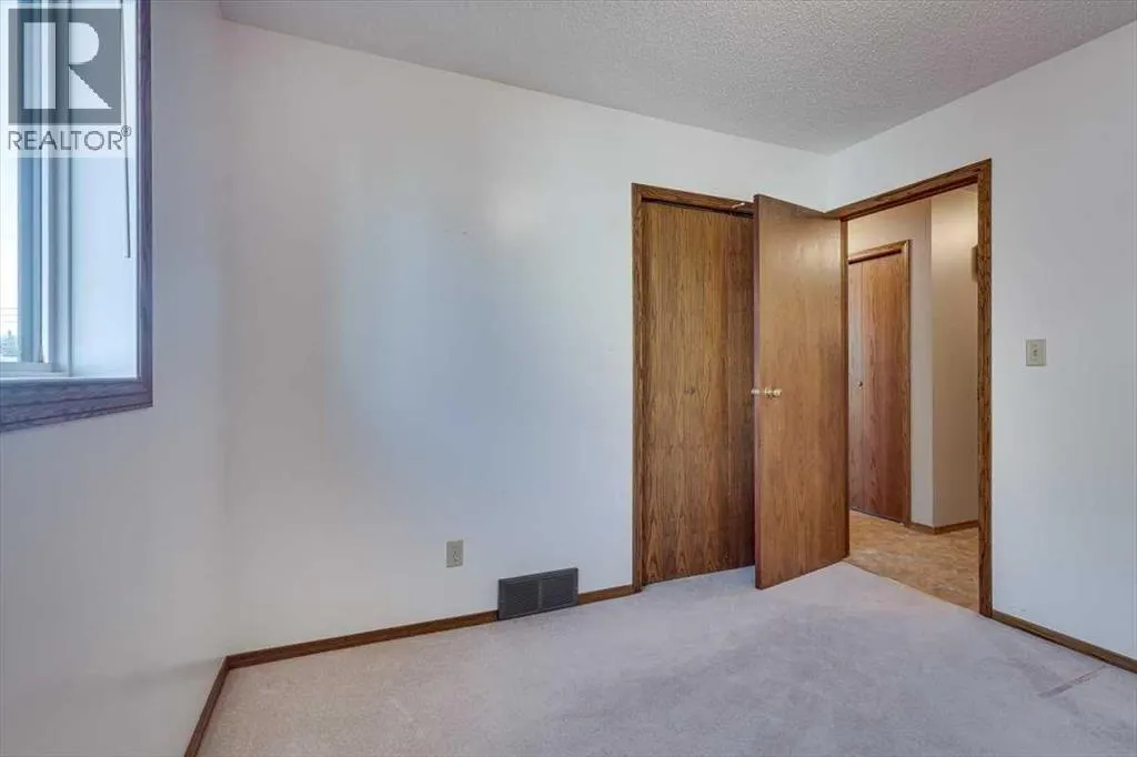 433 Regal Crescent