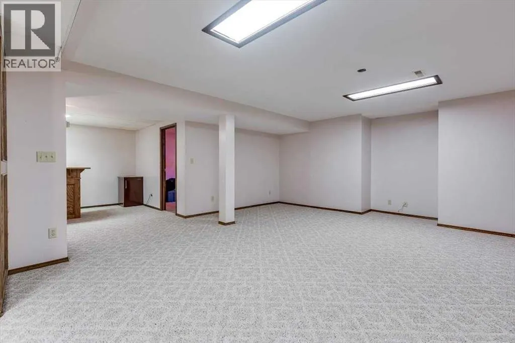 433 Regal Crescent