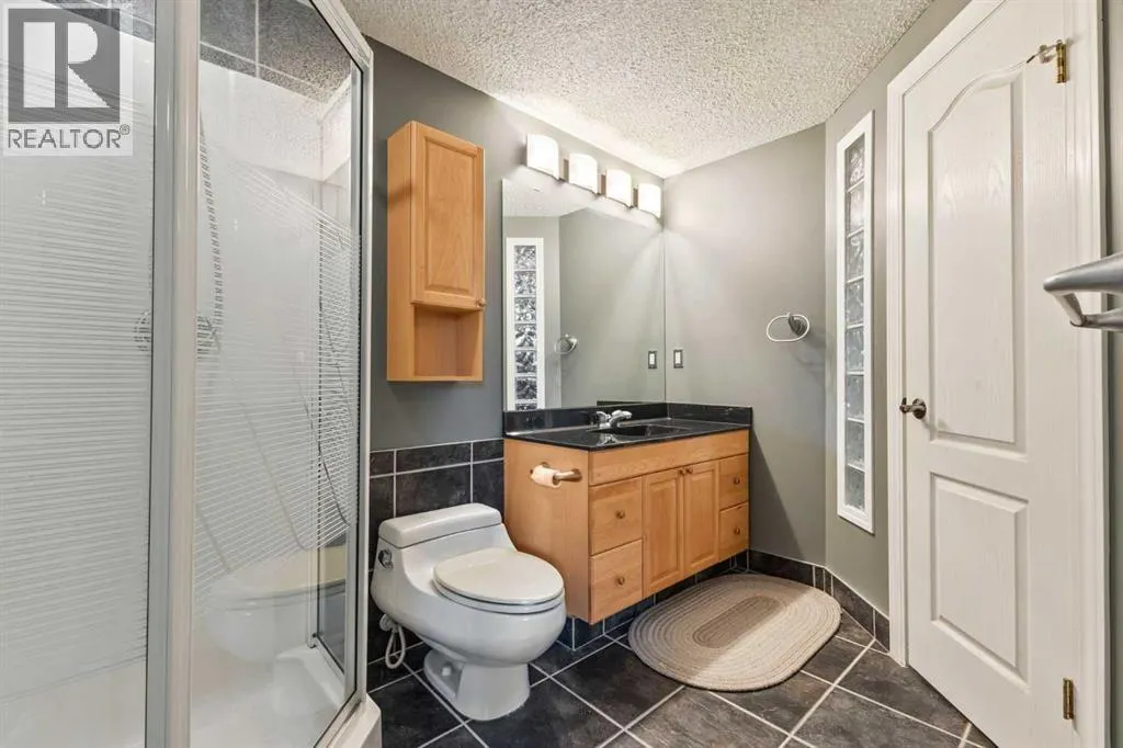 111 Edgebyne Crescent NW