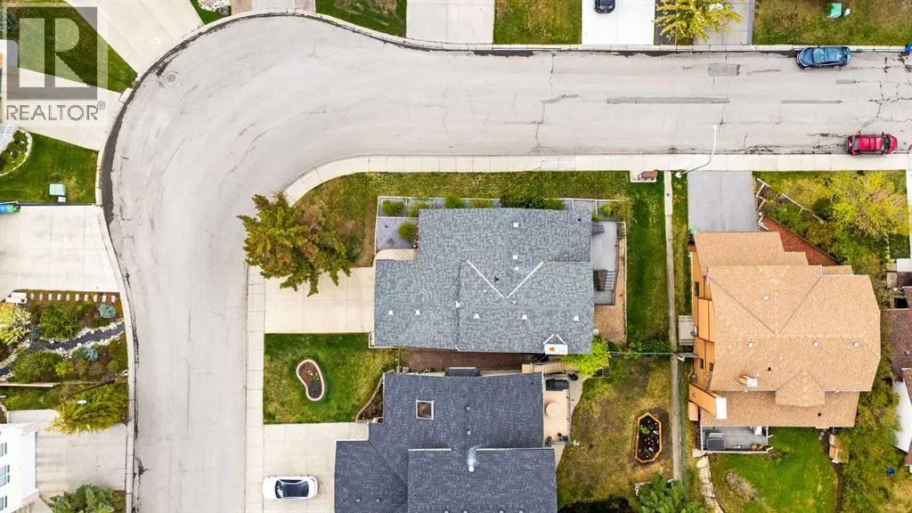 111 Edgebyne Crescent NW