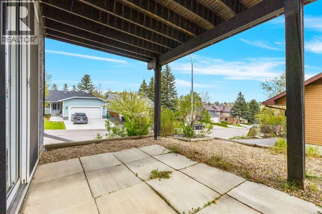 111 Edgebyne Crescent NW