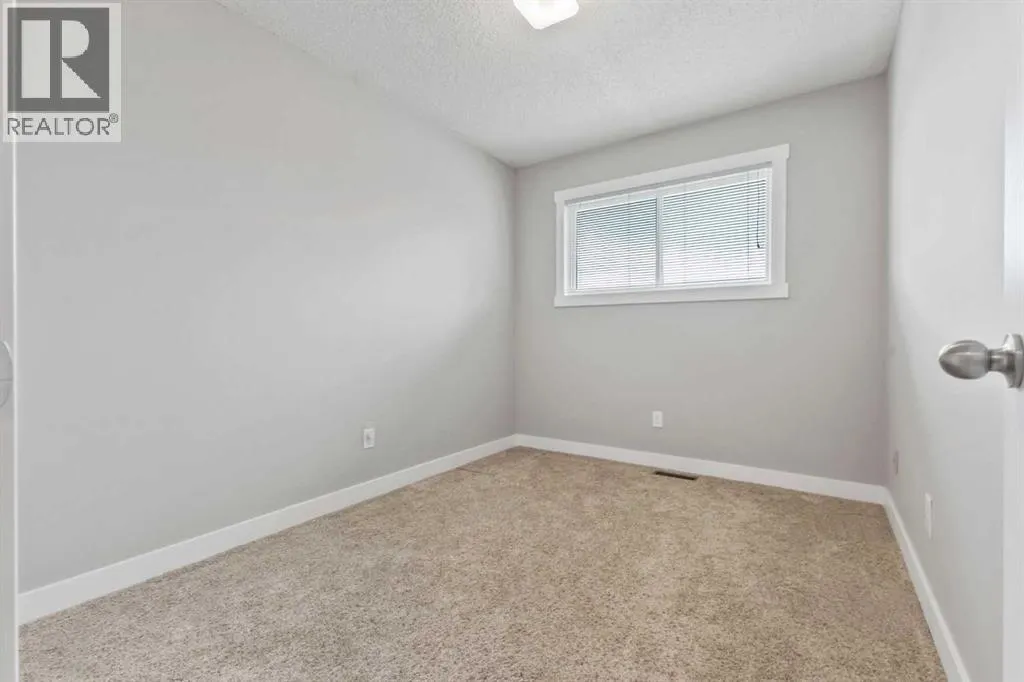 111 Edgebyne Crescent NW