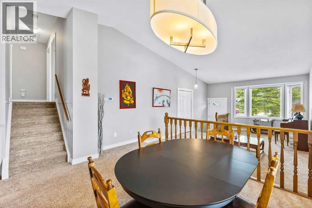 111 Edgebyne Crescent NW