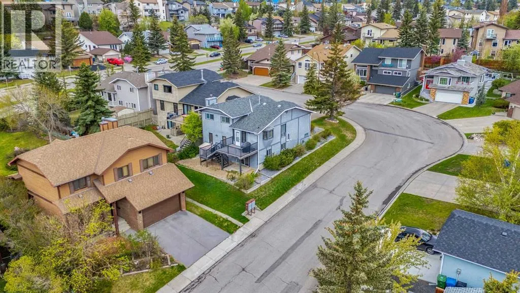 111 Edgebyne Crescent NW