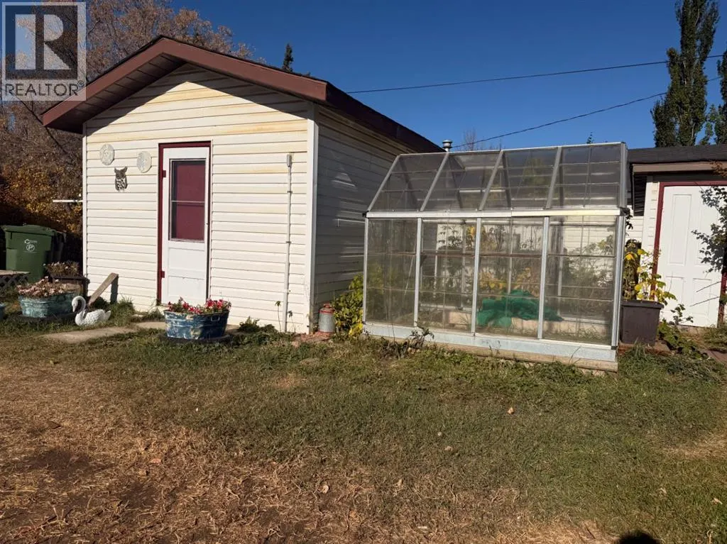 103 2 Street W