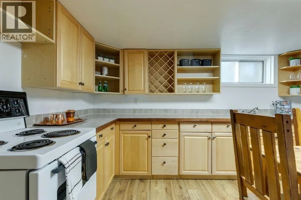2009 32 Street SW