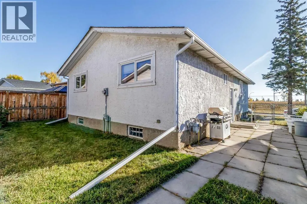 844 RundleCairn Way NE