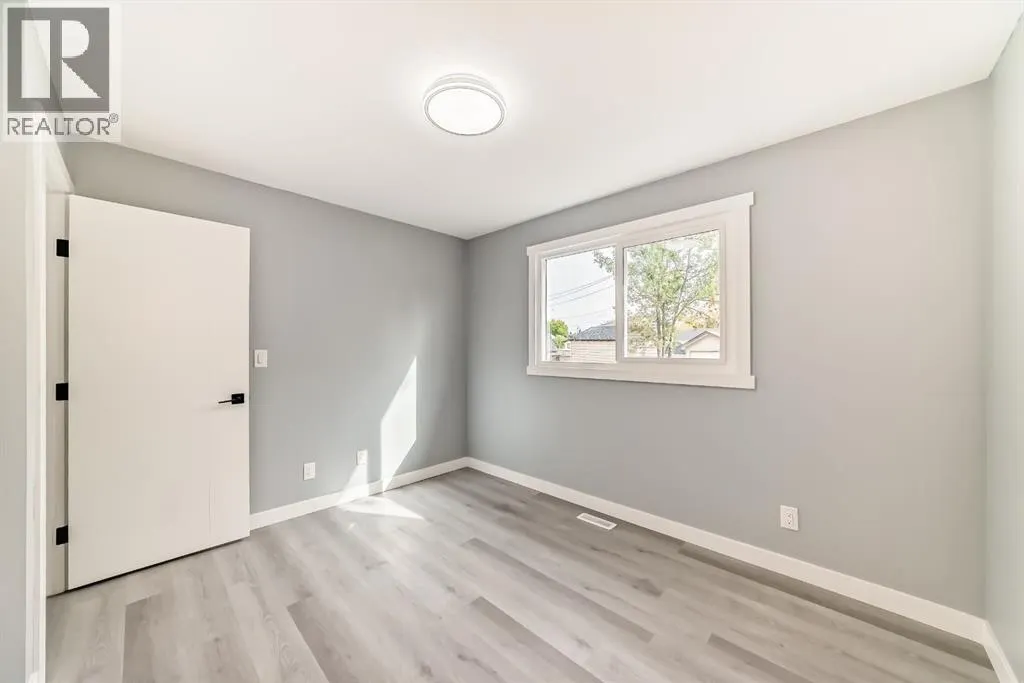 19 Rundlelawn Court NE