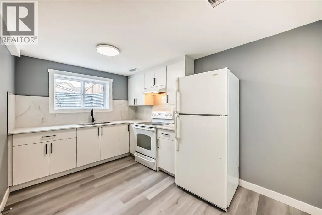 19 Rundlelawn Court NE