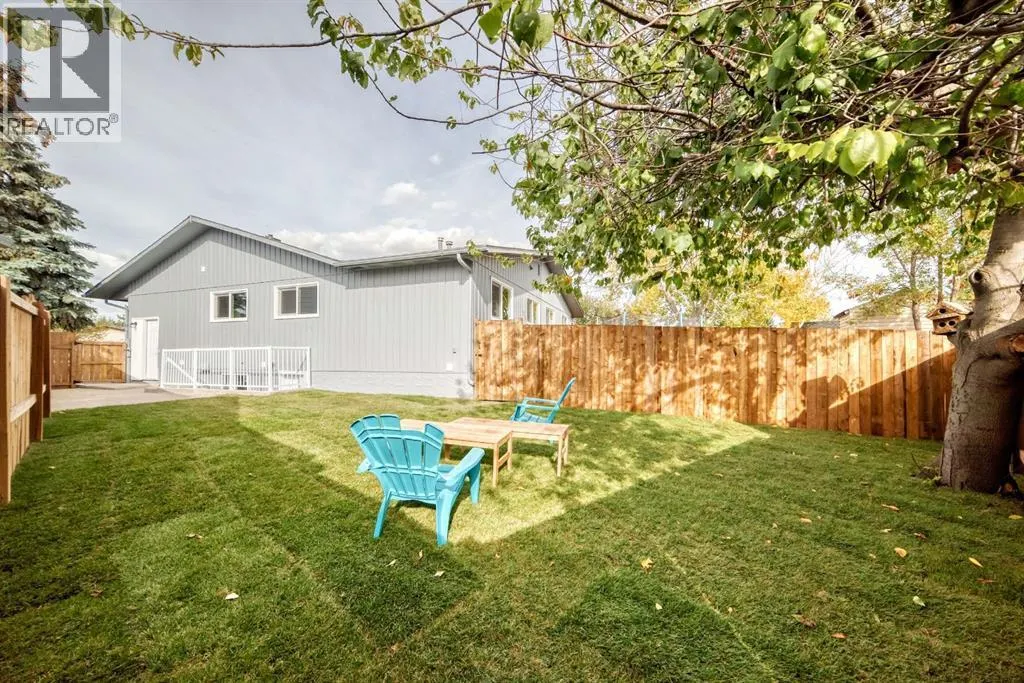 19 Rundlelawn Court NE