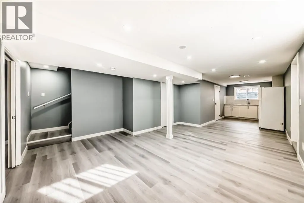 19 Rundlelawn Court NE