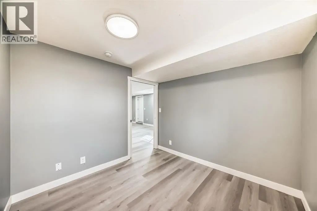 19 Rundlelawn Court NE