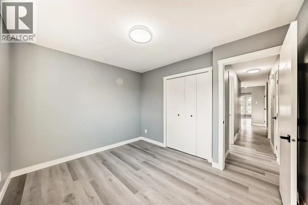 19 Rundlelawn Court NE
