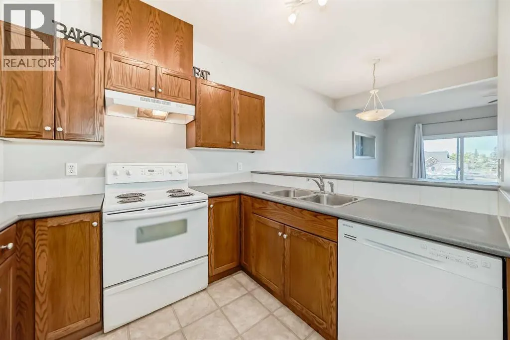 702, 720 Willowbrook Road NW
