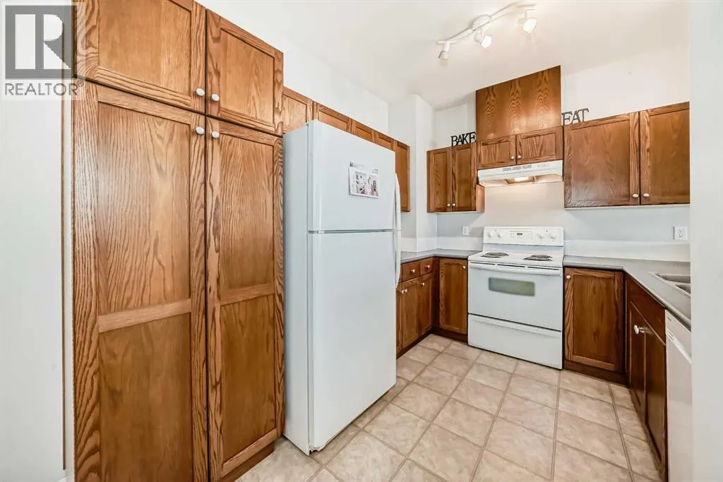 702, 720 Willowbrook Road NW