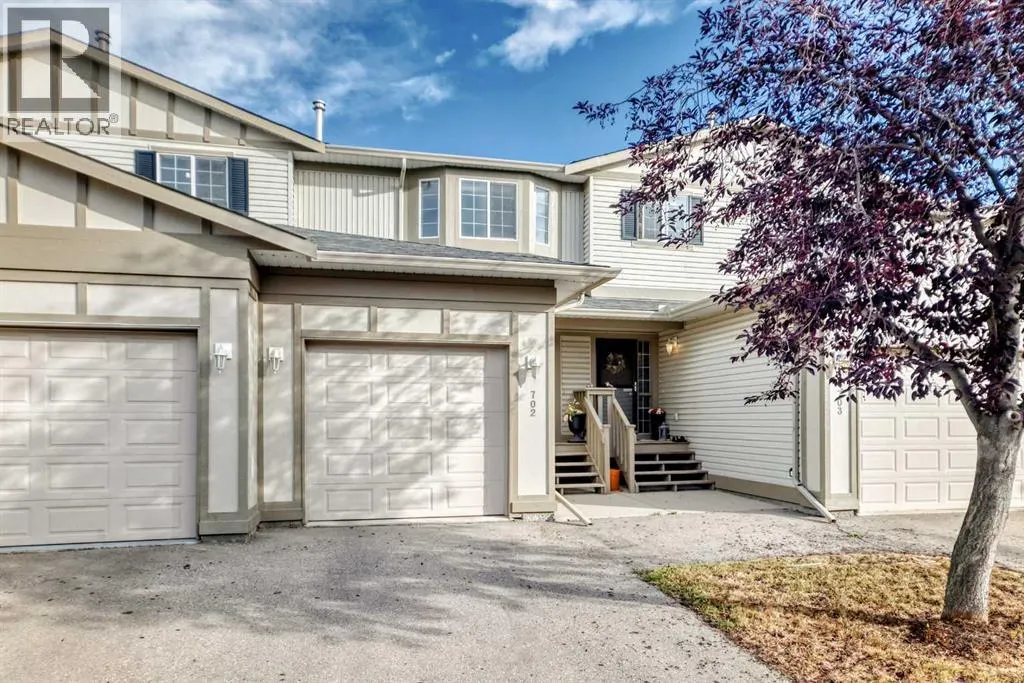 702, 720 Willowbrook Road NW