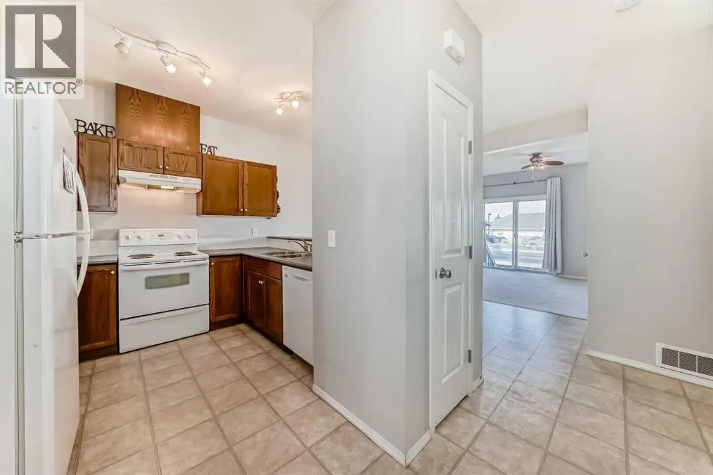 702, 720 Willowbrook Road NW