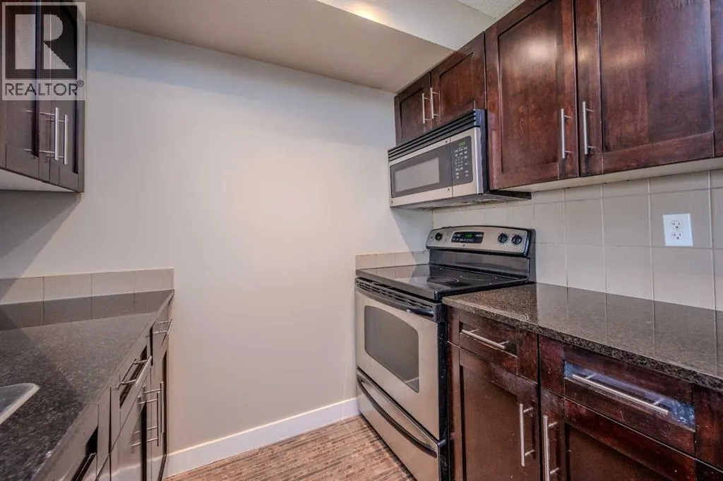 309, 355 TARALAKE Way NE