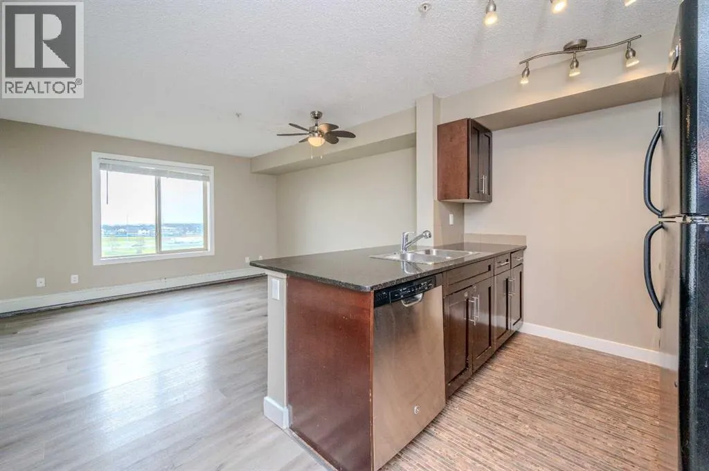 309, 355 TARALAKE Way NE