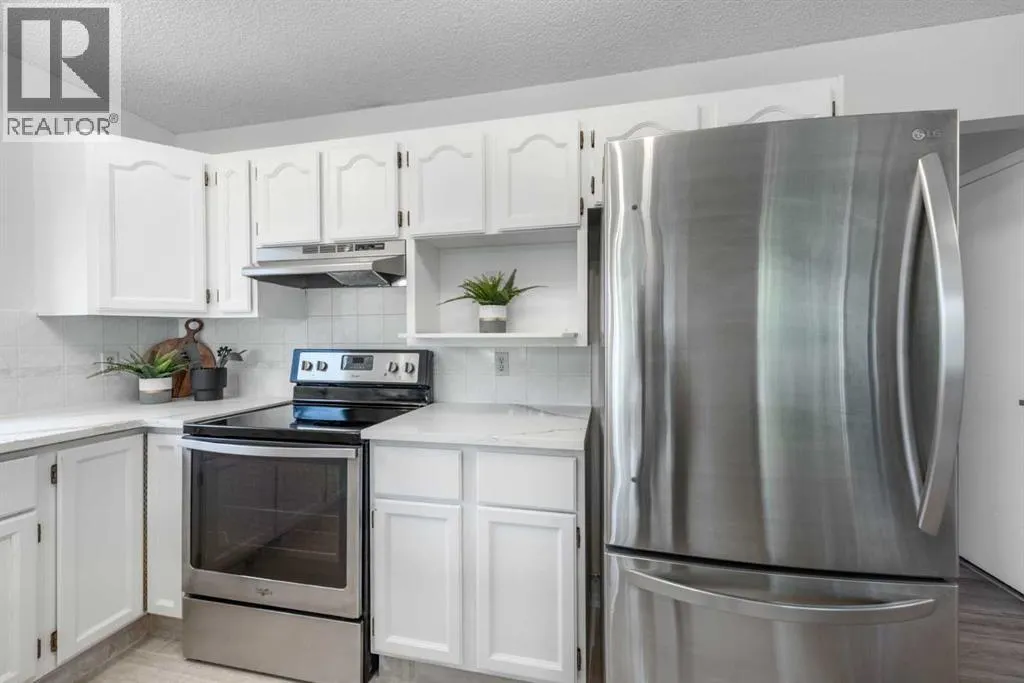 47 Hawkstone Drive NW