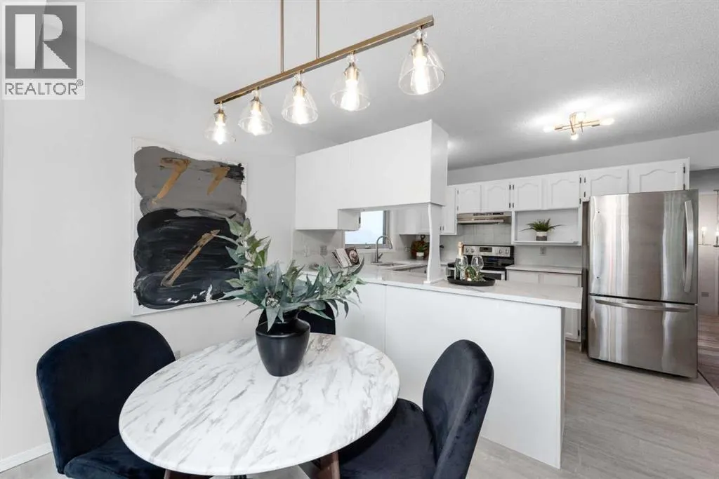47 Hawkstone Drive NW