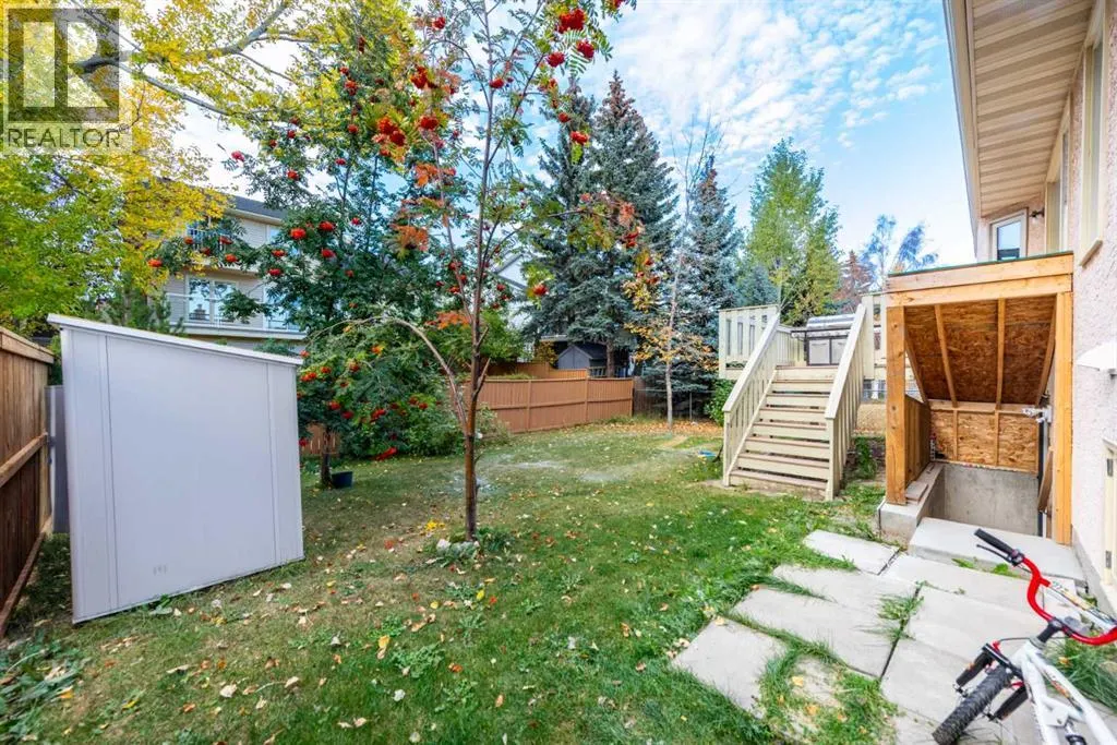 47 Hawkstone Drive NW