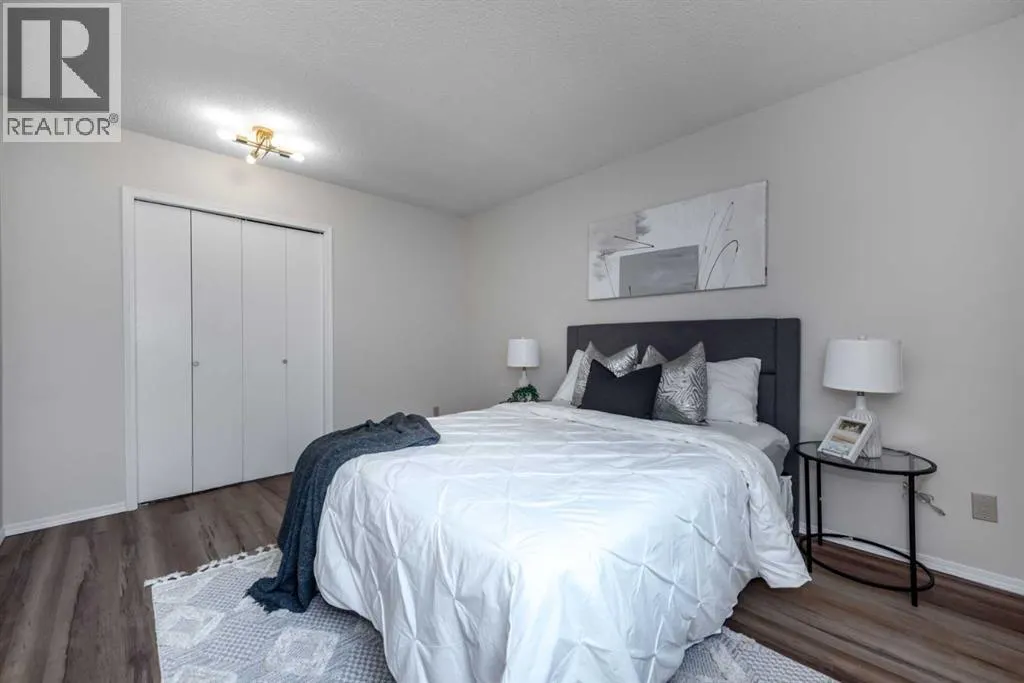 47 Hawkstone Drive NW