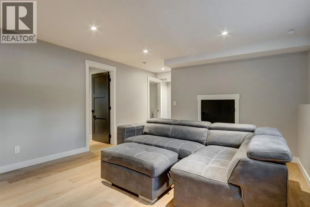 1106 Larch Place