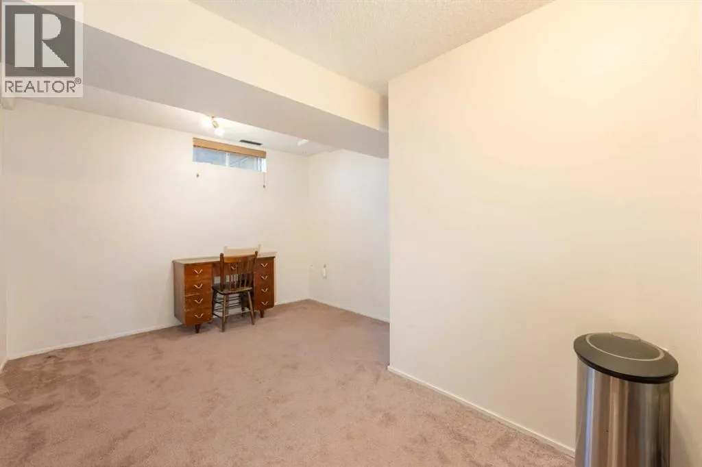 68 Macewan Glen Close NW