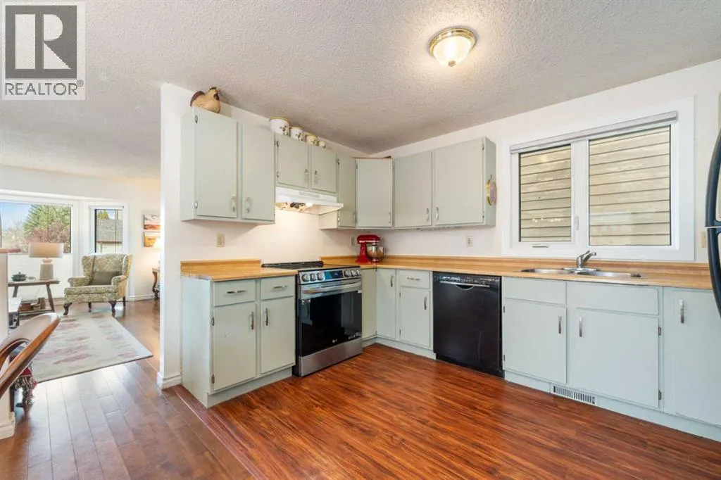 68 Macewan Glen Close NW