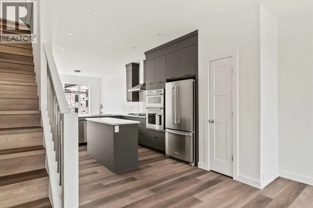 2509 Sovereign Crescent SW