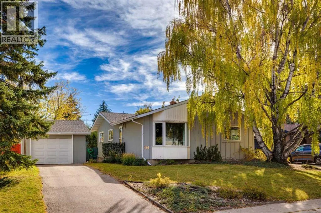 114 Hallbrook Drive SW