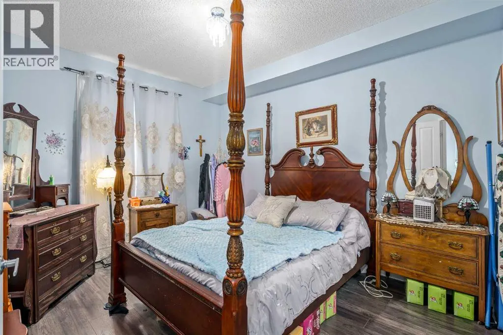 1116, 1140 Taradale Drive NE