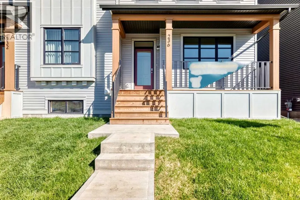 236 Rangeview Way SE